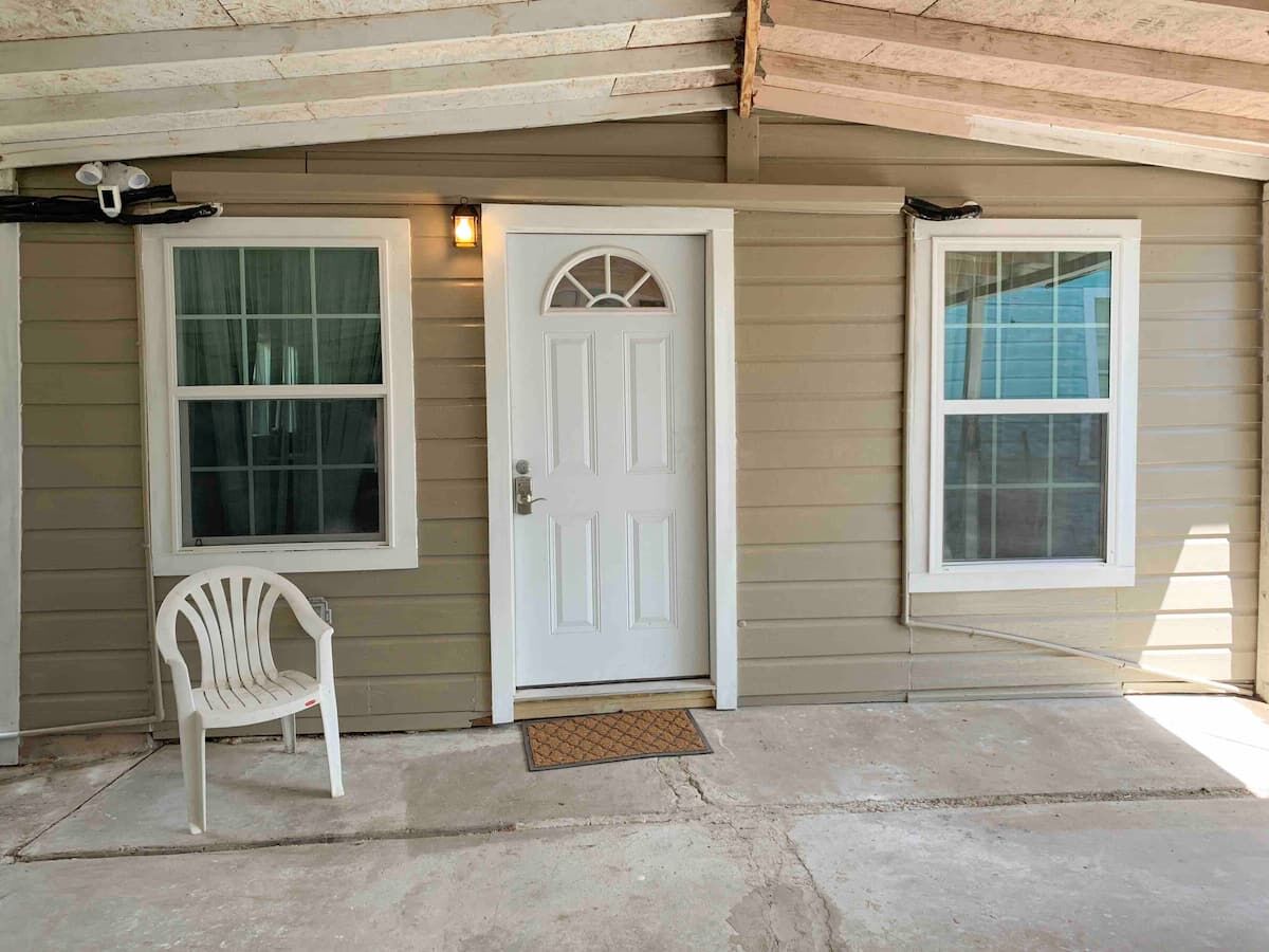 Front door and entry of the Corpus Christi guest house